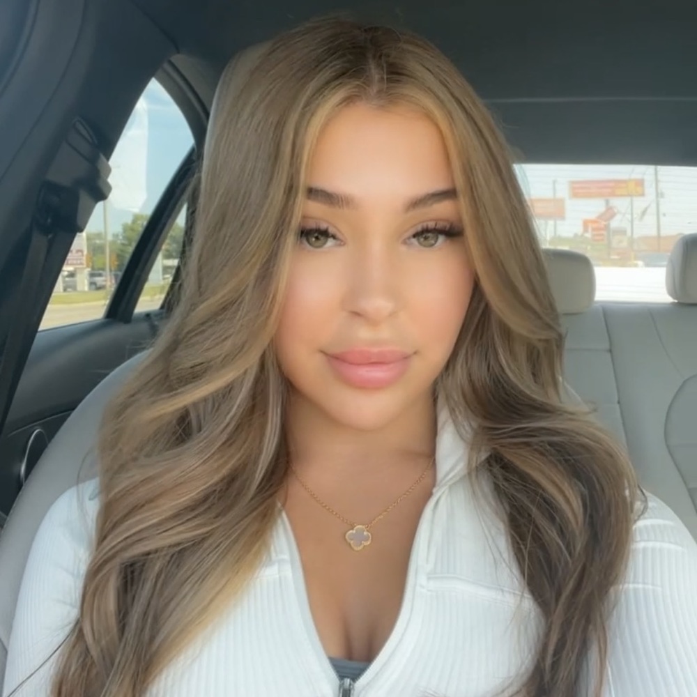 Meet your Posher, Isabelle